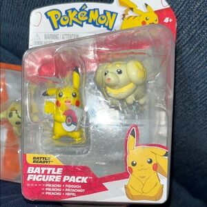 Pokemon Battle Figure Pack - Yellow and Gray